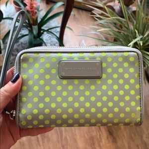 Marc Jacobs wristlet/wallet (fits iPhone 6/7)